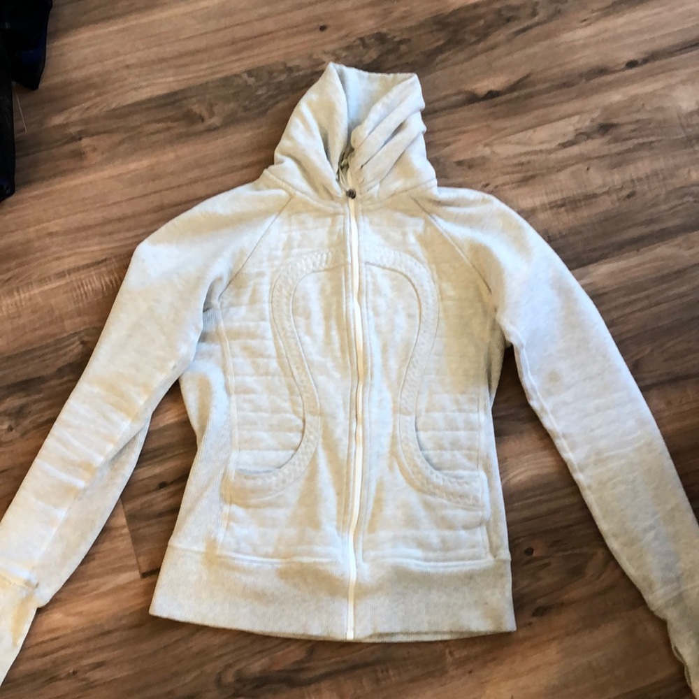 Lululemon scuba sweatshirt size 4